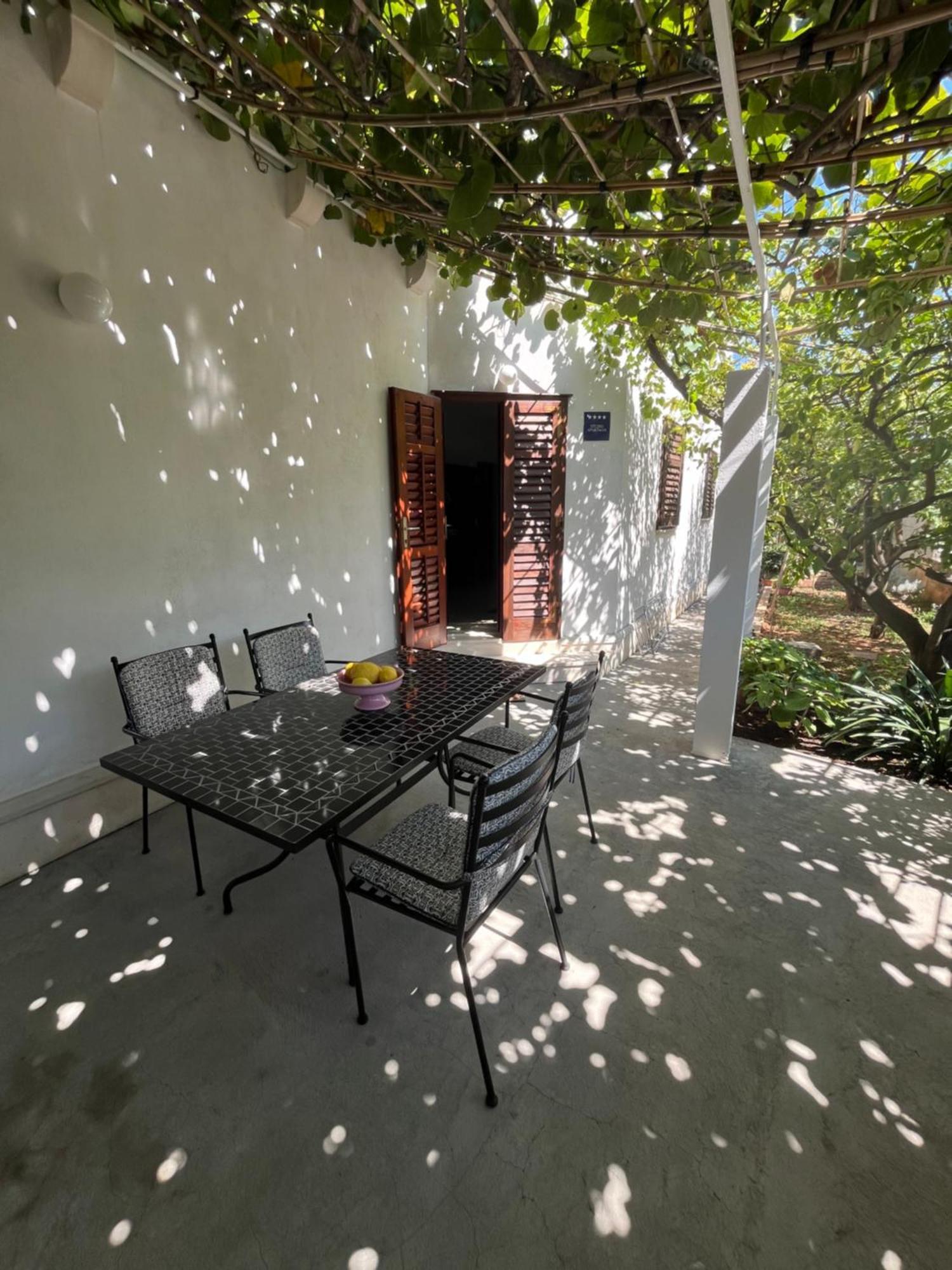 Apartman Mladenka Supetar Exteriér fotografie
