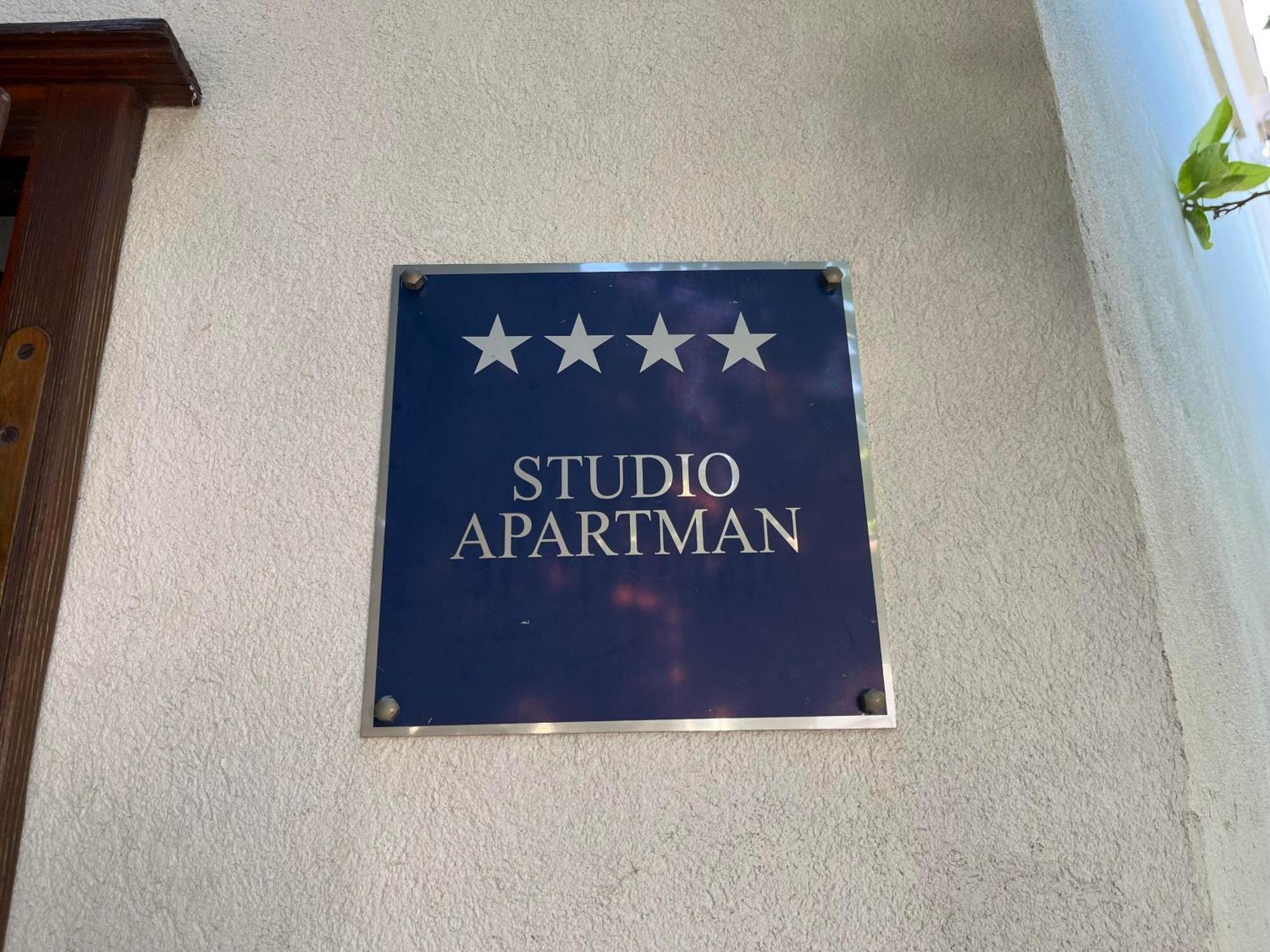 Apartman Mladenka Supetar Exteriér fotografie