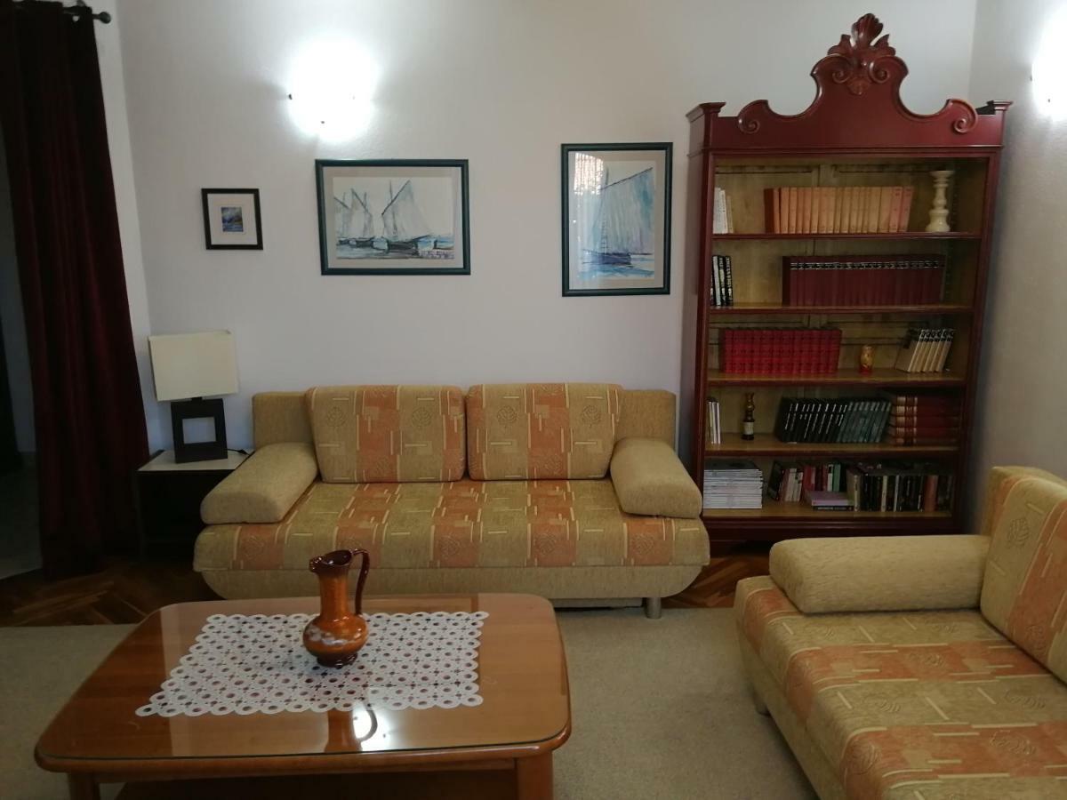 Apartman Mladenka Supetar Exteriér fotografie