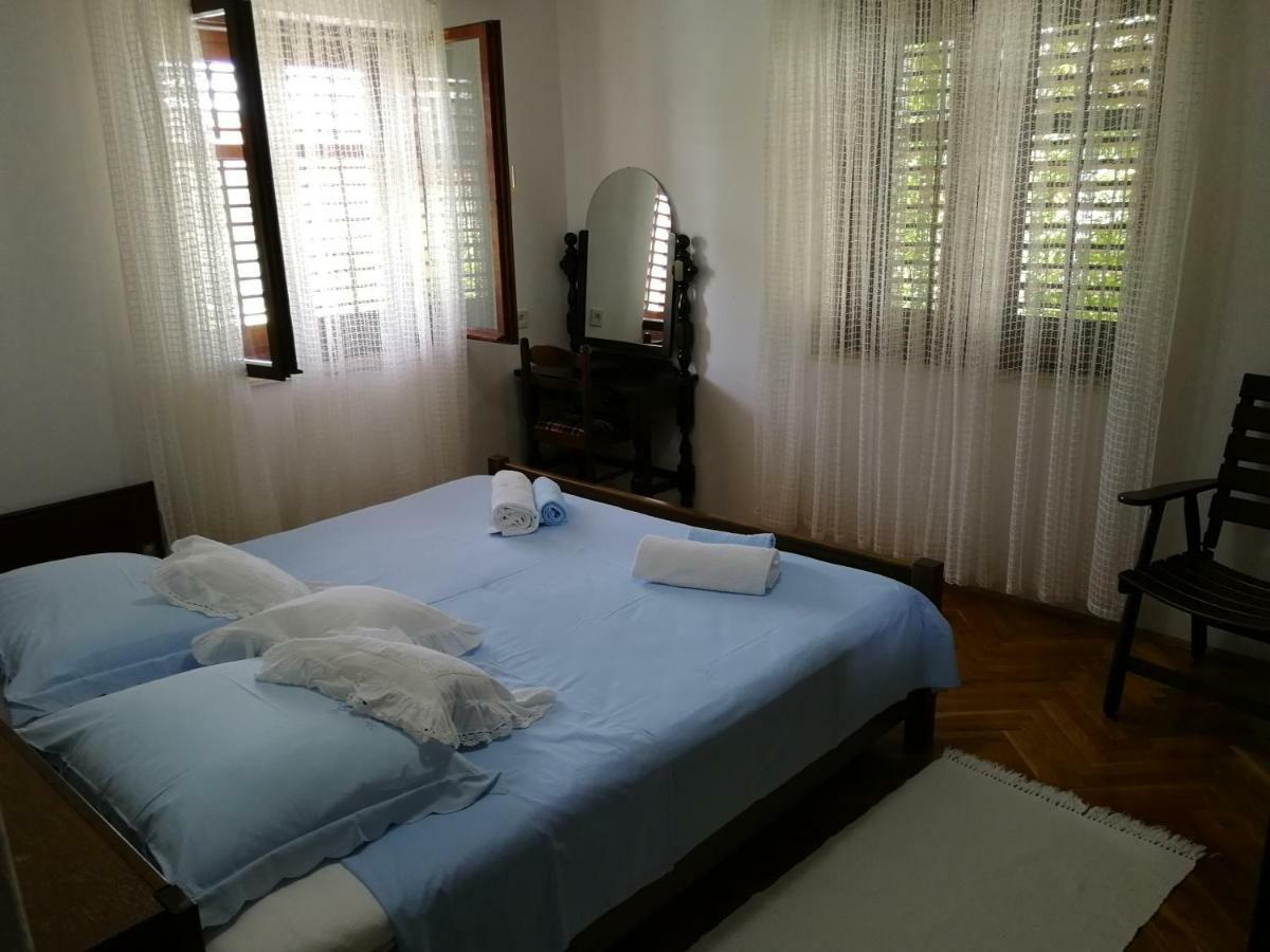 Apartman Mladenka Supetar Exteriér fotografie