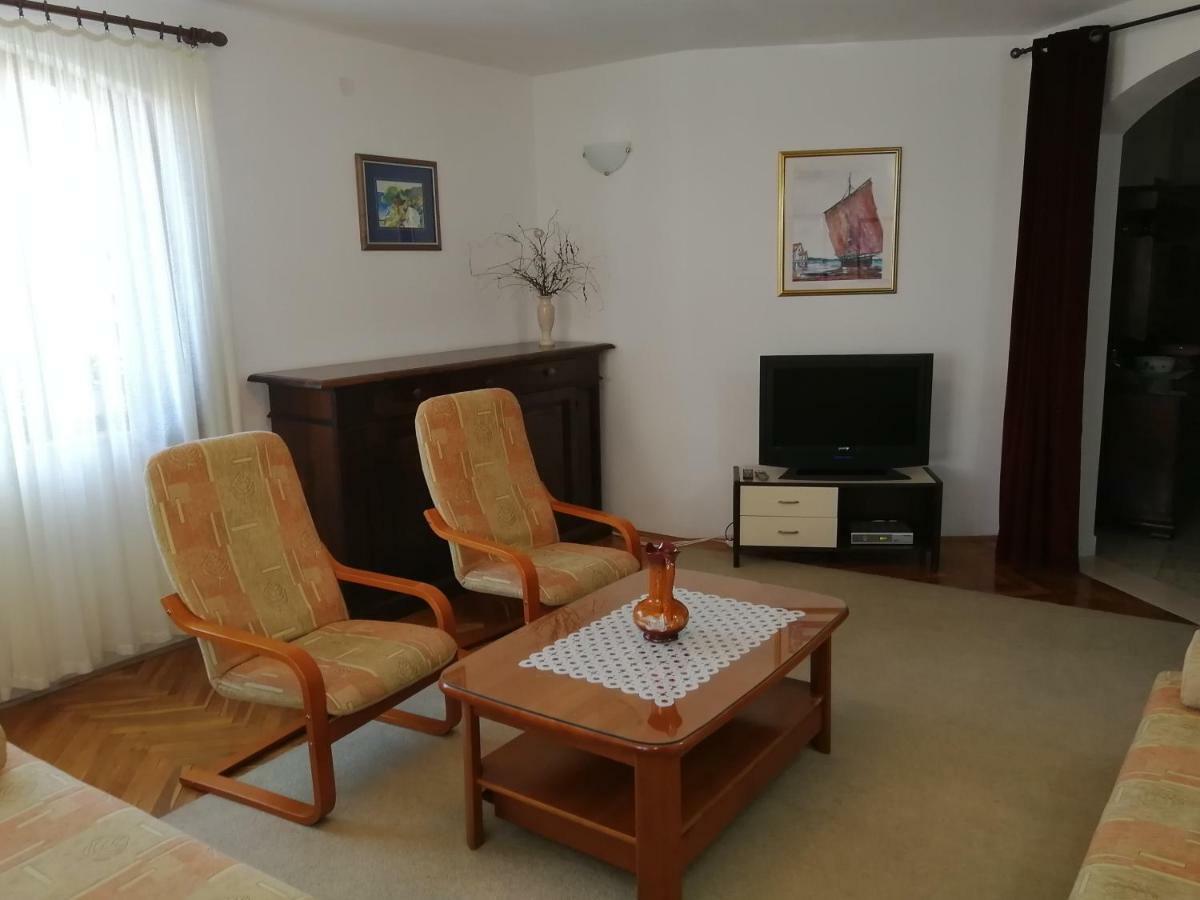 Apartman Mladenka Supetar Exteriér fotografie