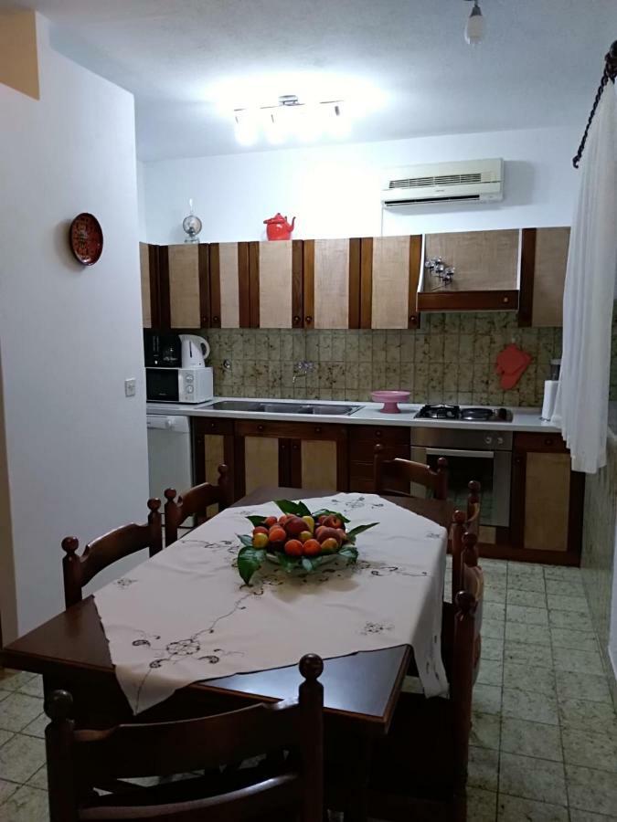 Apartman Mladenka Supetar Exteriér fotografie